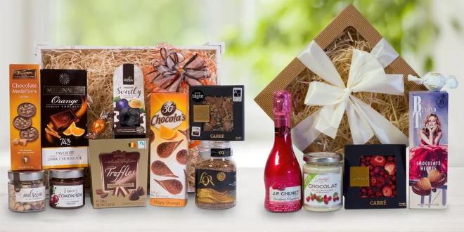 Dárkové koše plné dobrot pro muže i ženy