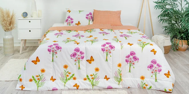 Zdobené sety letních přikrývek a polštářů z ČR