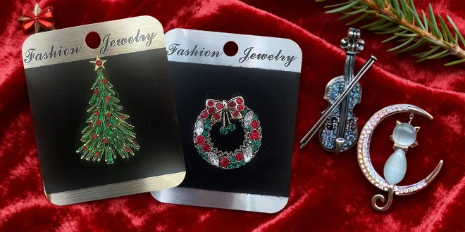 Barevné brože: květiny, zvířátka i houslový klíč