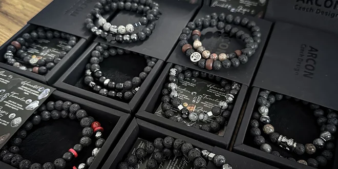 Pánské náramky z minerálů s významem síly a energie