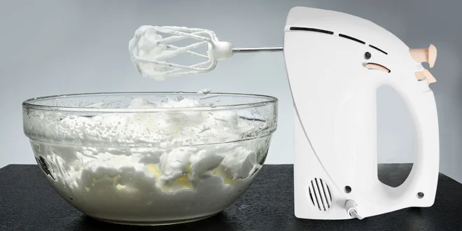 Elektrický ručný šľahač s výkonným motorom