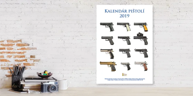 Nástenný kalendár pištolí na rok 2019