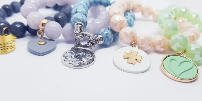 Romantické dámske náramky z korálok