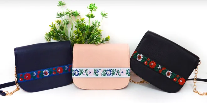 Dámske kabelky s ľudovým motívom: 3 farby