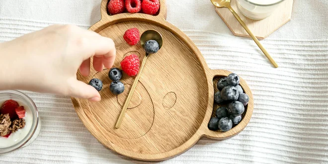 Detské drevené tanieriky v tvare zvieratiek