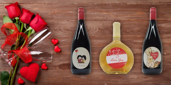 Balenia ovocných vín s valentínskou etiketou