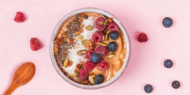 Mrazom sušené ovocie: jahody, maliny a ananás