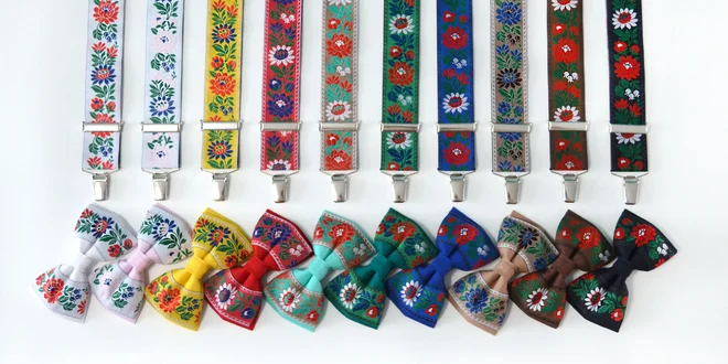 Pánsky folklórny motýlik alebo set s trakmi