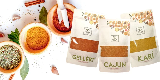 Balíčky koreninových zmesí z rôznych kútov sveta