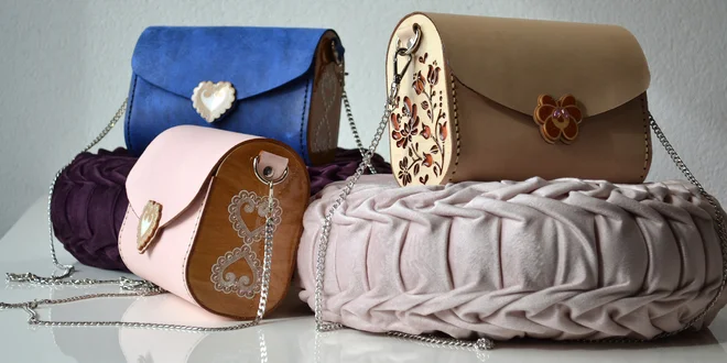 Dámske drevené kabelky s folklórnymi motívmi