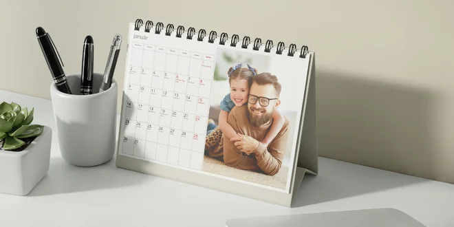 Nástenný či stolový kalendár s vlastnými fotografiami