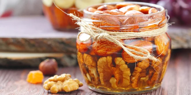 Med s orechmi – samostatne i v darčekovom balení