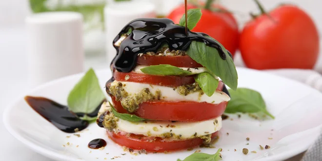 Balzamikový ocot, glazúra, krém alebo perly s balzamikovým octom