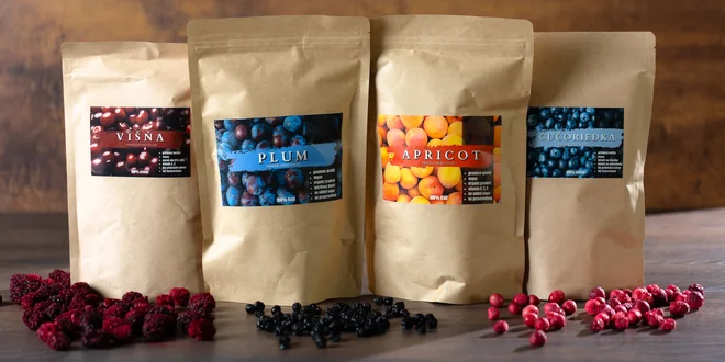 Mrazom sušené ovocie: višne, jahody, arónia a i.