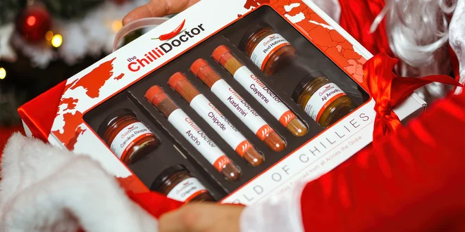 Horúce balíčky chilli práškov a pyré