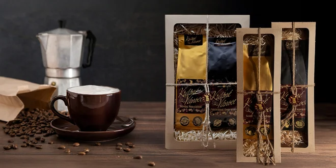 Vianočná edícia káv: 100% arabika, mletá aj zrnková