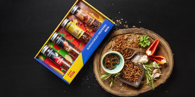 Darčekový set cvrčkov a červíkov: pikantné aj v čokoláde