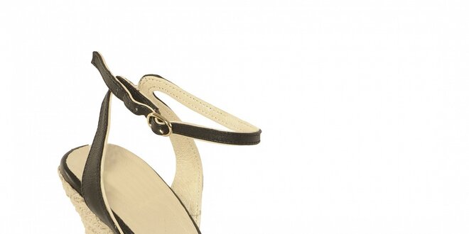 Dámská letní obuv značky Vkingas na jutovém klínu v černé barvě