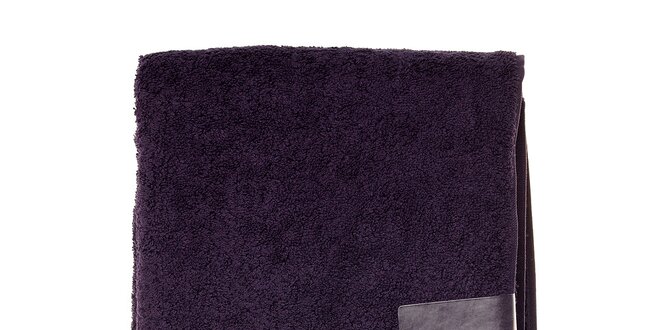 Velká tmavě fialová osuška Lacoste