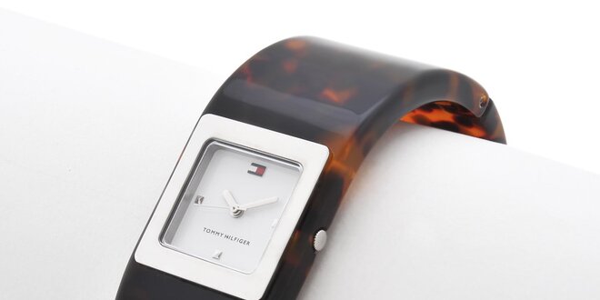 Dámské hodinky Tommy Hilfiger s želvovinovým náramkem