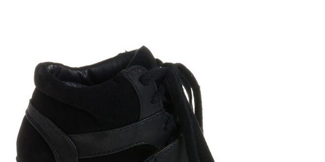 Dámské černé boty Maria Barcelo na vysokém klínku