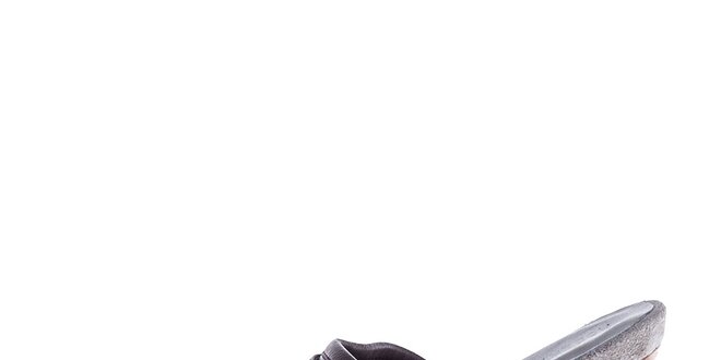 Dámské hnědé perforované boty na klínku s přezkou Roberto Botella