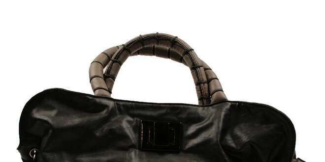 Dámská černá kabelka s řetězem Pierre Cardin