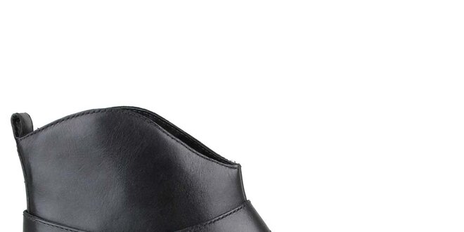 Dámské černé kotníkové boty Arezzo