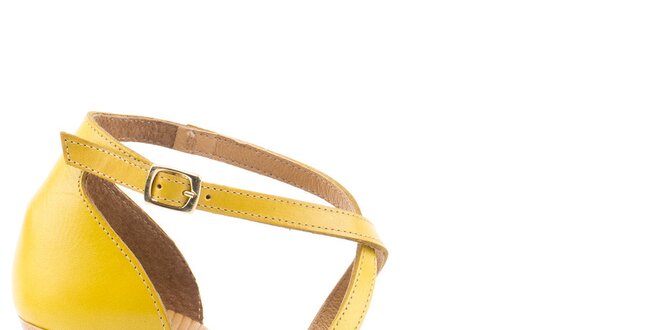 Dámské žluté kožené sandály na klínku Daneris