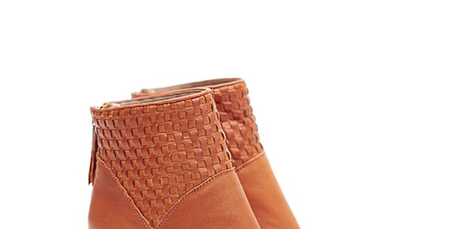 Dámské karamelové kožené boty na podpatku s proplétáním Shoe the Bear