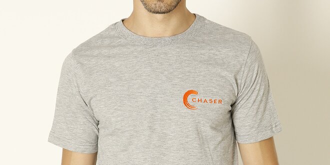 Pánské šedé tričko s oranžovým nápisem Chaser