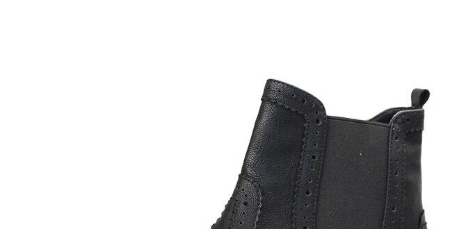 Dámské černé kotníčkové boty s dekorativní perforací Bullboxer