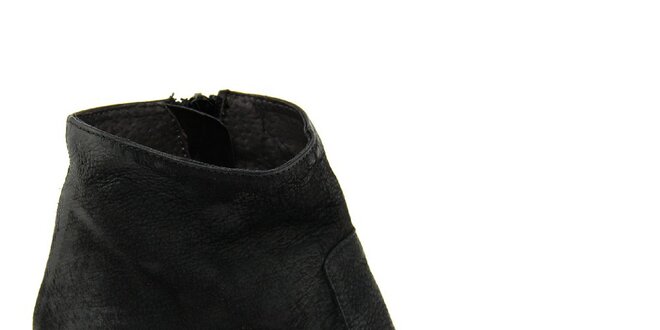 Dámské černé kožené kotníkové boty na klínu Paola Ferri