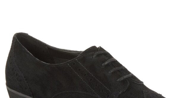 Dámské černé semišové boty s dekorativní perforací Clarks