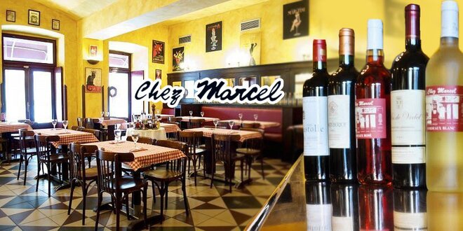 Láhev vína z Bordeaux v restauraci Chez Marcel
