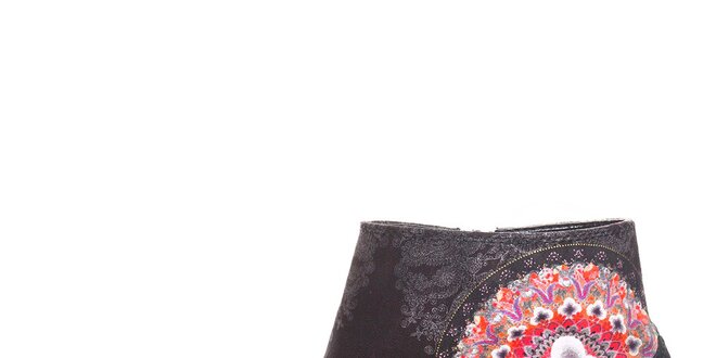 Dámské antracitové kotníkové boty s barevnými detaily Desigual
