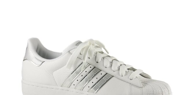 Pánské bílé tenisky Adidas se stříbrnými detaily a gumovou špičkou