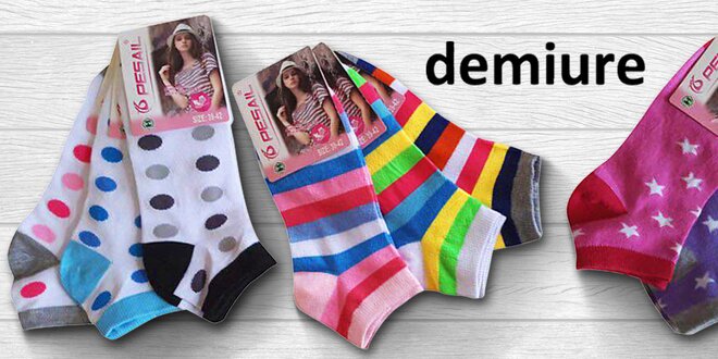 9 párů dámských barevných ponožek