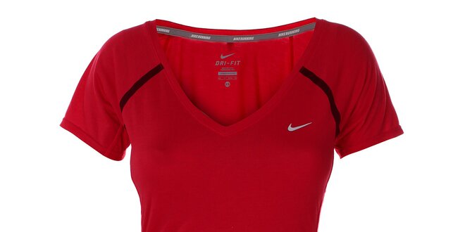 Dámské červené tričko s krátkým rukávem Nike