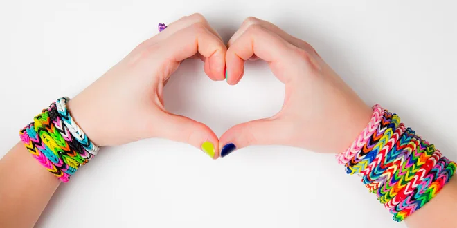 Cestovní LOOM BANDS SADA, hodinky s 300 gumičkami