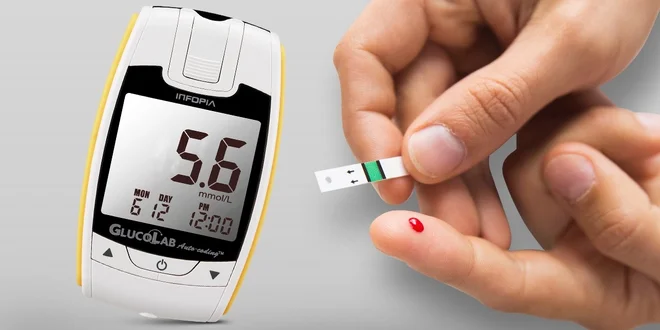 Glukometr GlucoLab s 25testovacími proužky