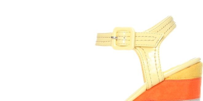 Dámské vanilkové lakované sandále na barevném pruhovaném klínku GAS