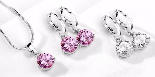 Elegantní šperky se zářícími krystaly