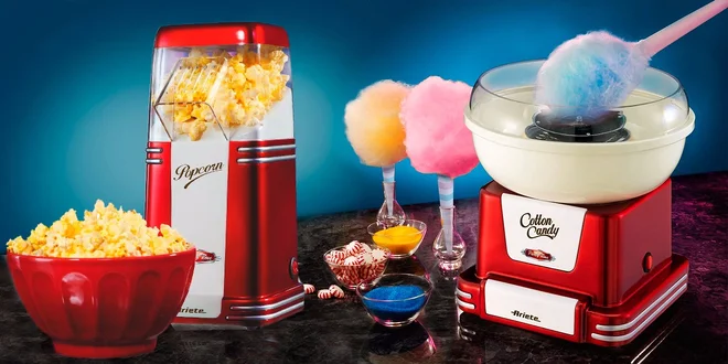Popcornovač nebo stroj na přípravu cukrové vaty