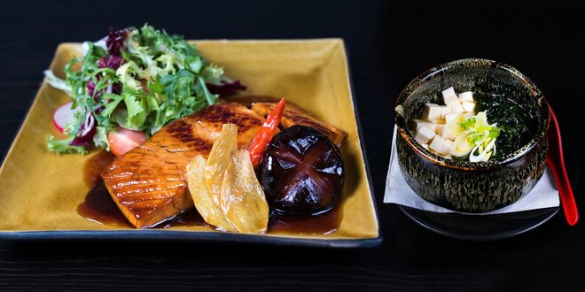 Japonské polední menu s polévkou a lososem