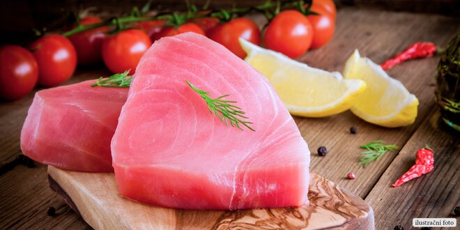 2 kg zmrazených steaků z tuňáka žlutoploutvého