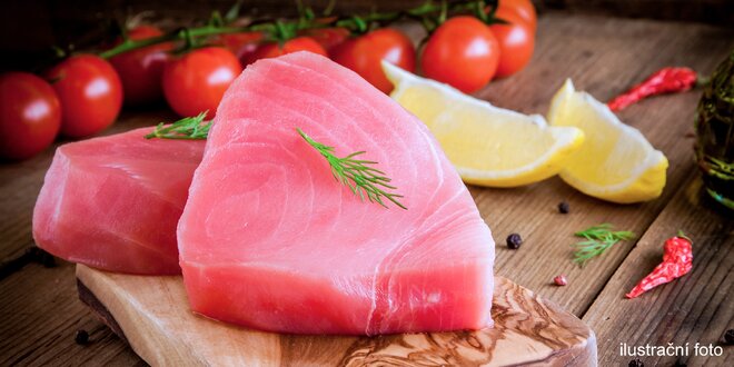 1 kg zmrazených steaků z tuňáka žlutoploutvého