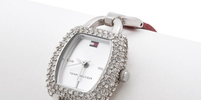 Dámské náramkové hodinky Tommy Hilfiger s červeným řemínkem
