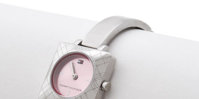 Dámské ocelové náramkové hodinky s růžovým ciferníkem Tommy Hilfiger
