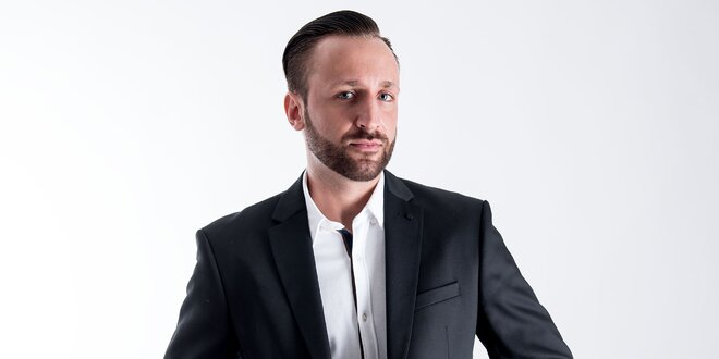 Business portrét v profesionálním ateliéru